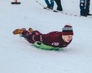 sledging e1735916996809 | GudauriBoom